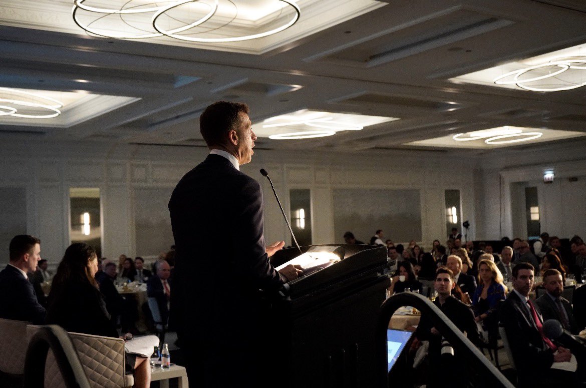 Giannoulias's tweet image. Honored to receive the “Abraham Lincoln Marovitz Public Service” award from an incredible organization: Lawyers Lend-A-Hand.  A great reminder of what it means to give back, help those less fortunate &amp;amp; help make the world a more loving place.  #service