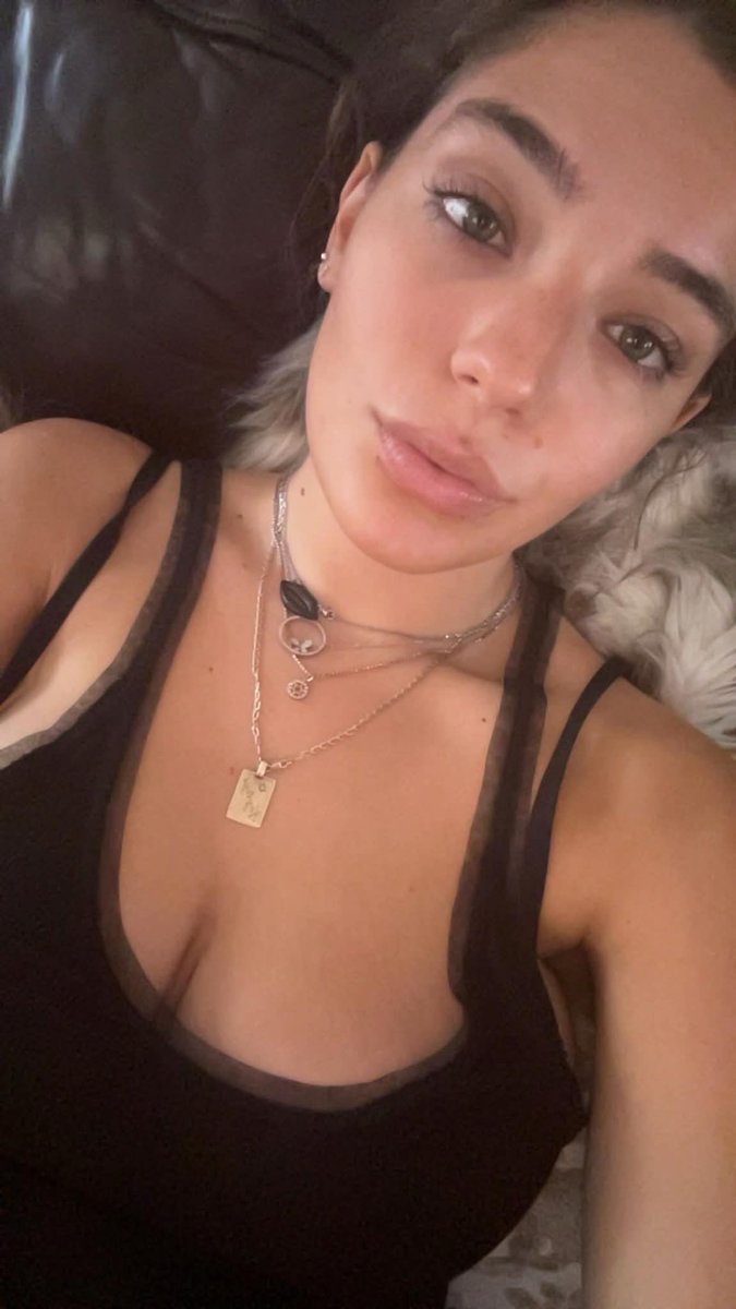 Uncfrunk's tweet photo. Cuck wants everyone to see Alexia’s tits 
Dm me to see 😈 @goonpiggyzl https://t.co/2ST3qZudyg