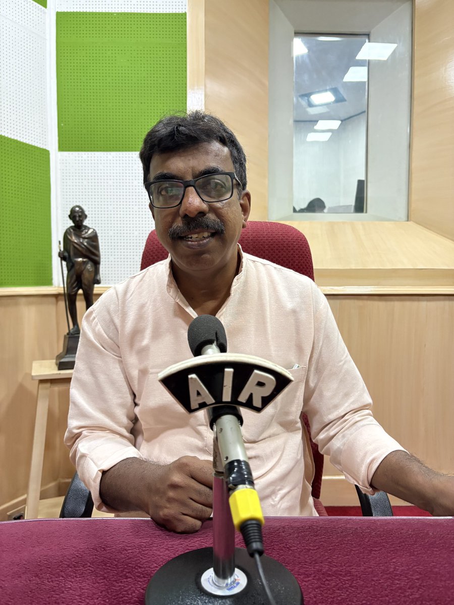 ಏಪ್ರಿಲ್ 20 ಸೋಮವಾರ ರಾತ್ರಿ 8 ಗಂಟೆಗೆ ಪ್ರಸಾರವಾಗುವ ಯುವವಾಣಿಯಲ್ಲಿ ಪರೀಕ್ಷೆಗೆ ಸಿದ್ಧರಾಗೋಣ ಬನ್ನಿ ಸರಣಿ ಕಾರ್ಯಕ್ರಮ CET ಸಿದ್ಧತೆ ಕುರಿತು ಮಾಹಿತಿ ನೀಡಲಿದ್ದಾರೆ ಮೈಸೂರಿನ ಮಹಾರಾಜ ಕಾಲೇಜಿನ ಪ್ರಾಂಶುಪಾಲರಾದ ಉದಯಶಂಕರ ಎನ್ 
ಇವರೊಂದಿಗೆ ಭಾಗವಹಿಸುತ್ತಾರೆ ದಿಗ್ವಿಜಯ್ ಬಿ.