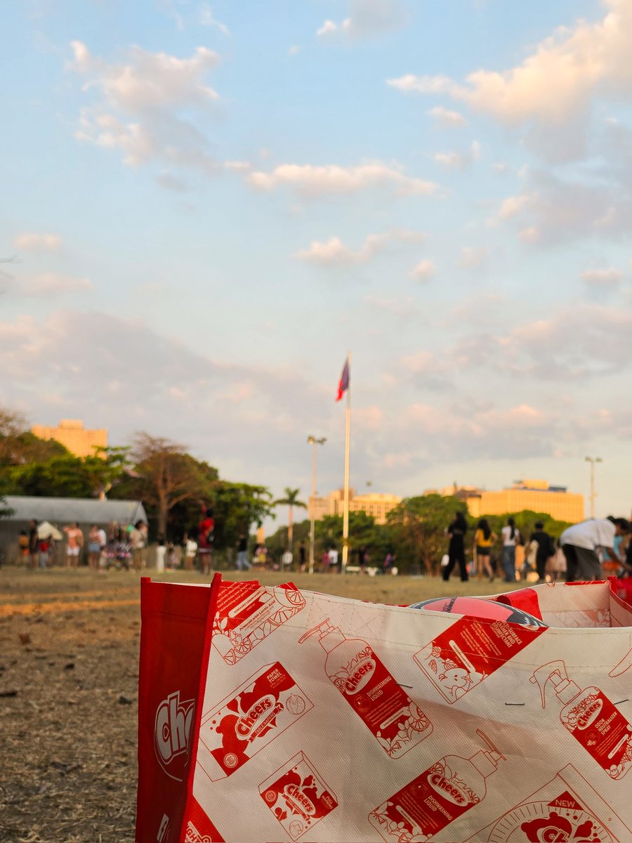 From fam picnic day to barkada summer getaway, <a href="/cheers_ph/">Cheers</a>  got you, mga Magiliw! ❤️🧺🎉

Dapo na sa SUMMER CHEERS sa Spotify, Magiliw Messties! 🤎🦅

📻🔊open.spotify.com/track/2dECFXc9…

#CheersKitchenpalooza #SummerCheers #CheersxALAMAT