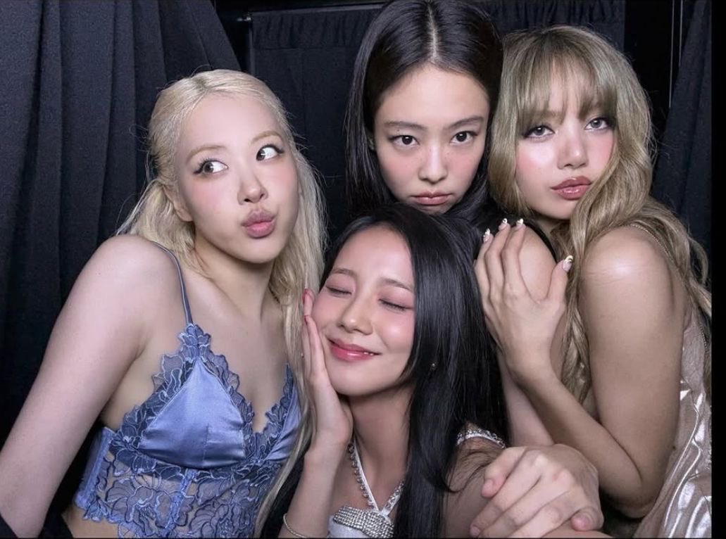 kaiaaftsx's tweet photo. letting our moots expose us for an hour, @cchznopei_ @ryy0s_ @simoneavocado #bpforever #cute #themostsuccessfulgg https://t.co/ykjXMAE3L7