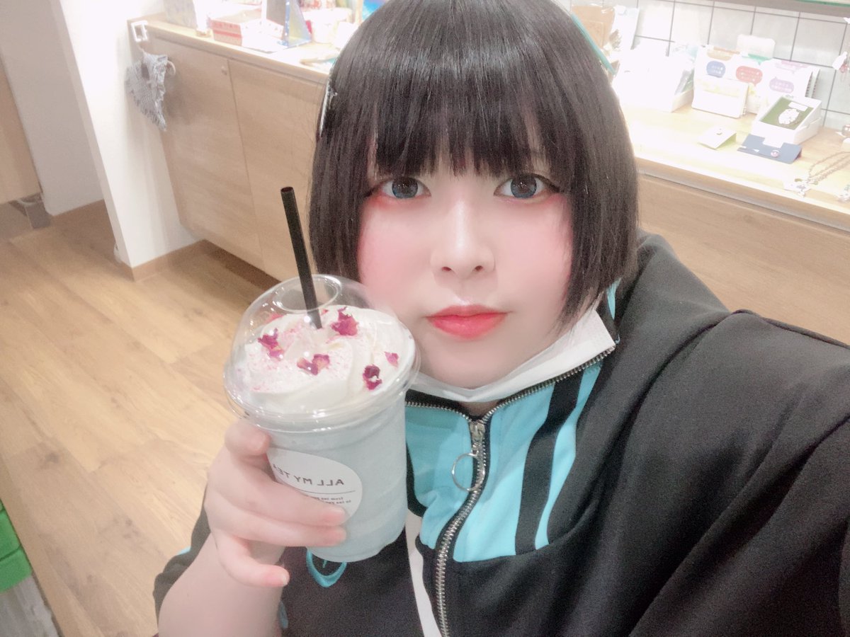 生きるこたつ@顎マスク tweet media