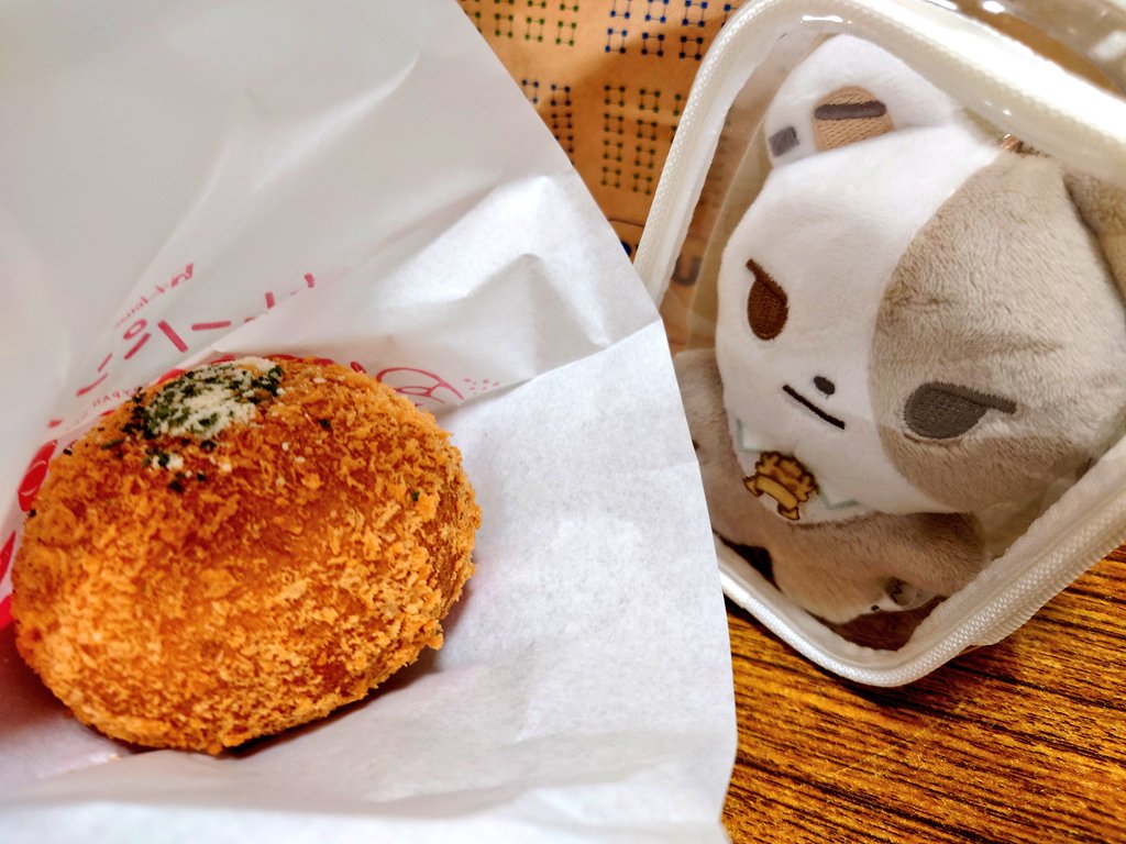 いつひ tweet media