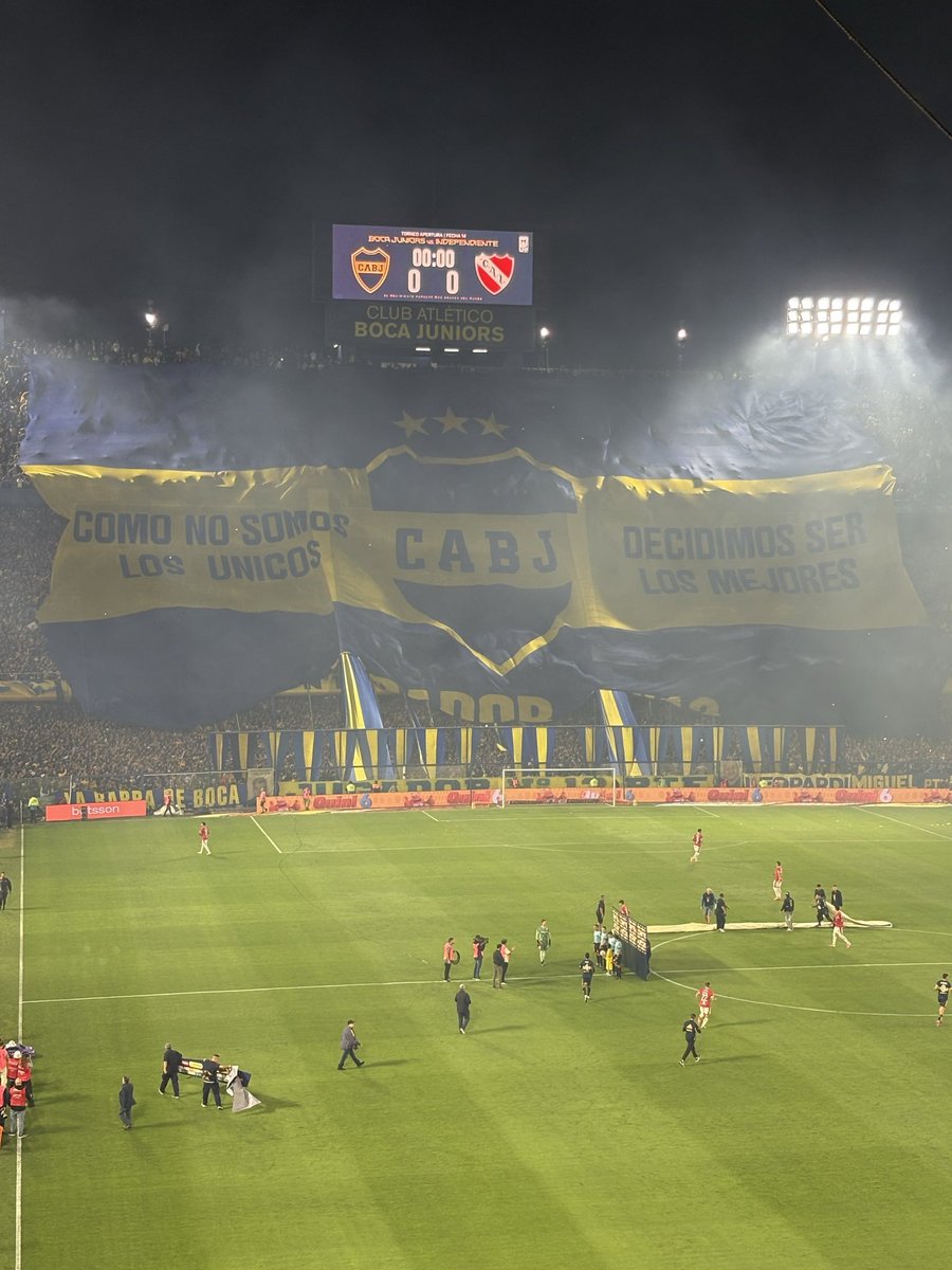 ES HOY BOCA. A desplumar gallinas.