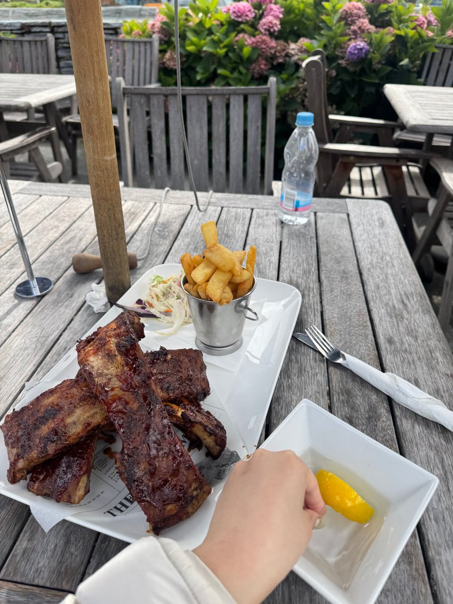 I had fried pork for lunch. If you want to eat, come over.☺️🍖🥩