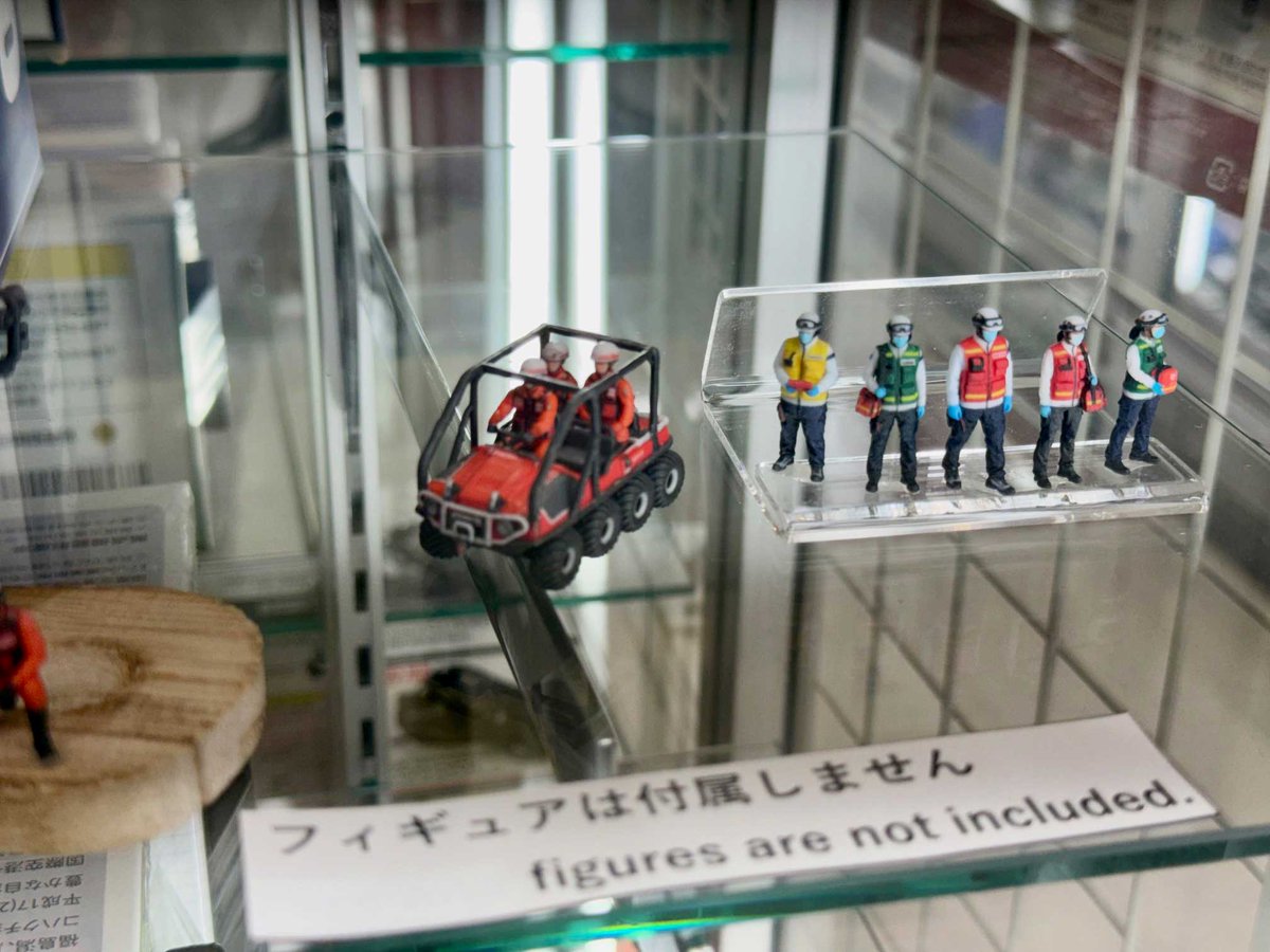 hakoniwagiken's tweet image. 大阪日本橋のJoshinスーパーキッズランド本店にて、ACT CAR新作モデルとマッチするfigrealのサンプル展示＆販売が開始となりました！是非店頭でご覧いただければ幸いです。

#figreal
#ACT 
#ACTCAR