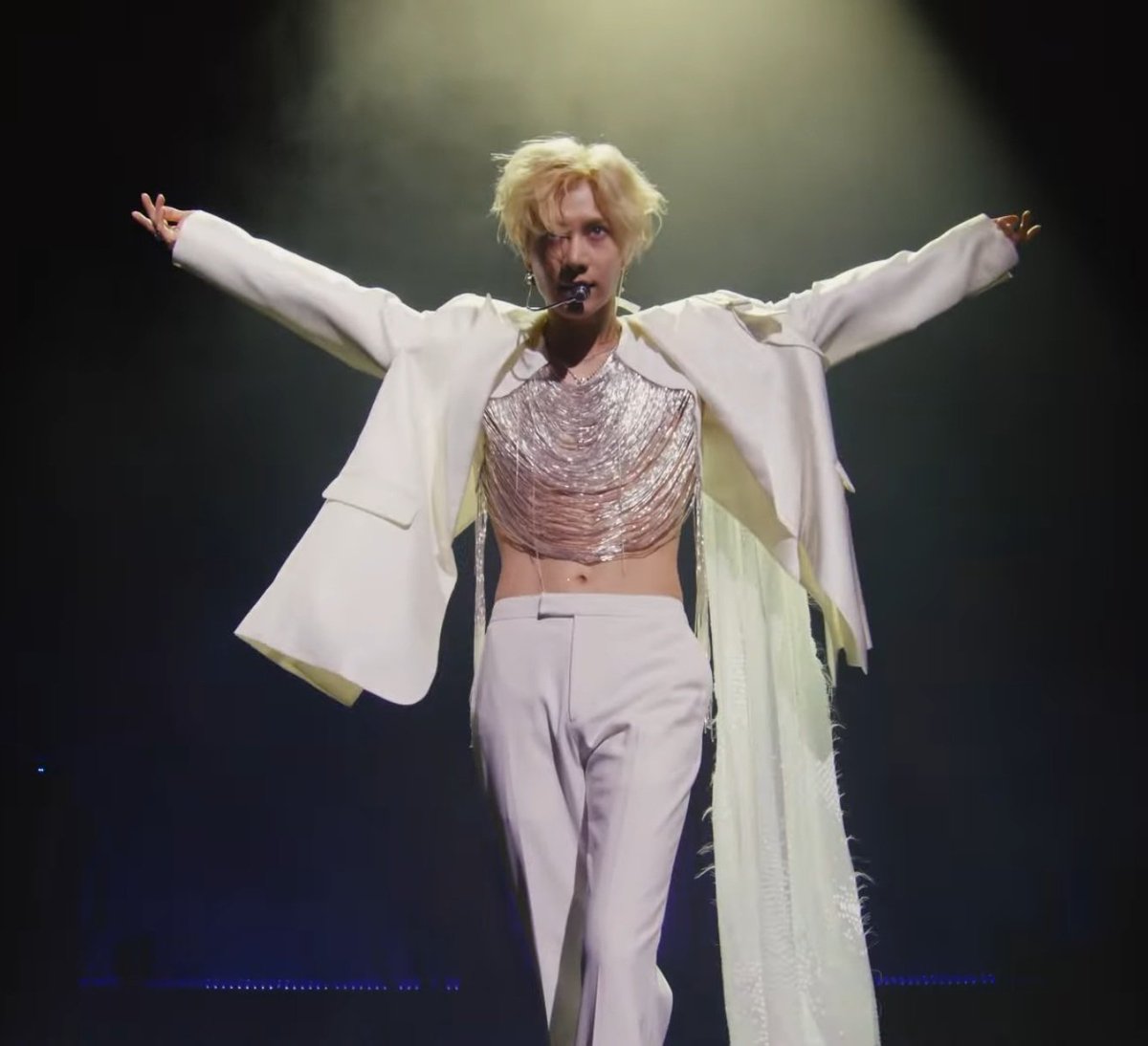 5HINeeRise's tweet photo. OMG LEE TAEMIN https://t.co/2JXSuz9RMc