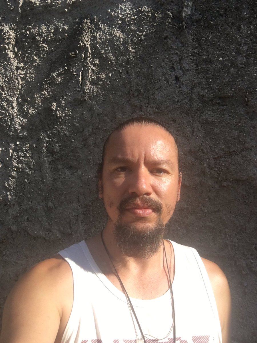 Leandersonsimas's tweet image. .
.
{
.
.
Rio, 18/04/2026
.
Como é bom sentir o calor solar de #Pandora. Graças à #Eywa, a Grande Mãe. 
.
.
Minha reputação_ o “anormal” caladinho_ me precede. É injusto você ter a fama sem colocar em prática.
.
.
.
. 
#SábadoDeTremuraSDV
.
}