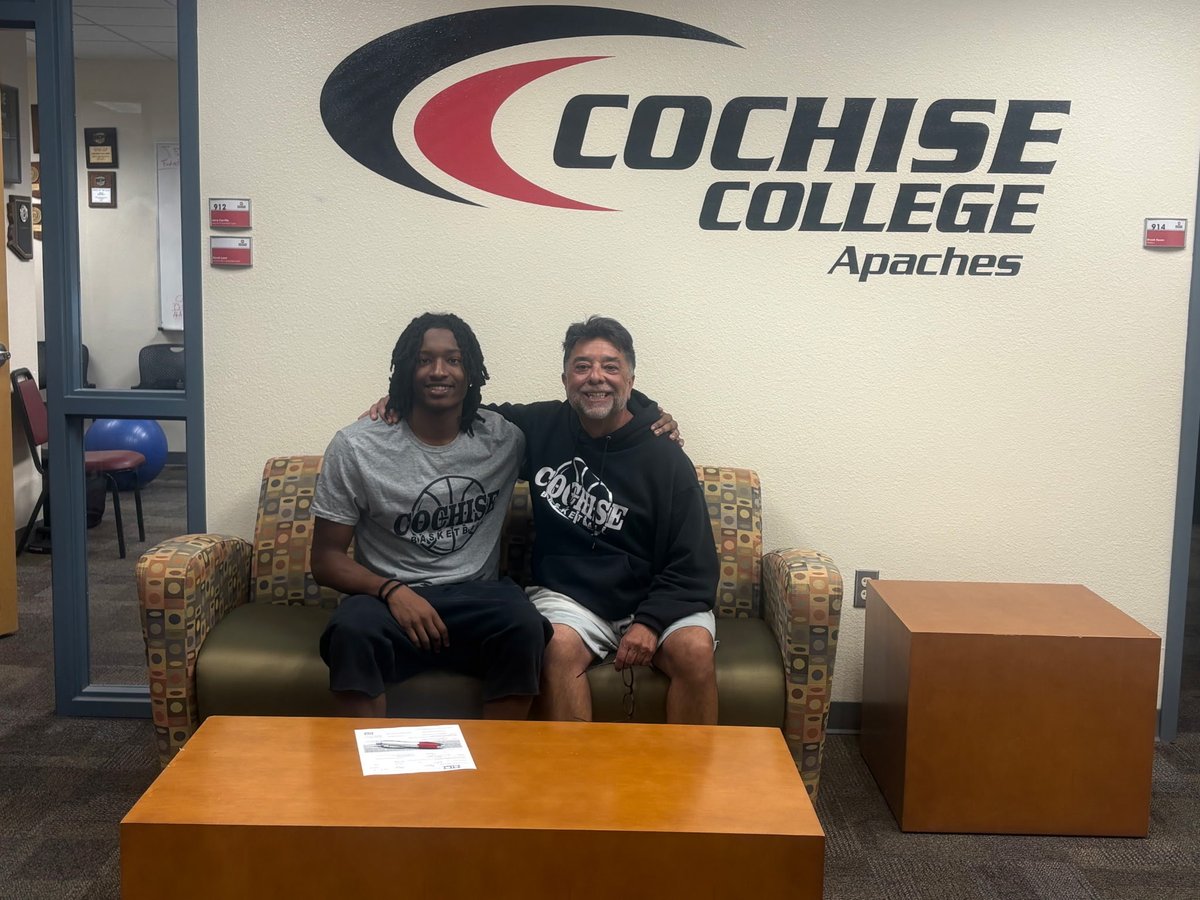 CampCochiseMBB's tweet photo. REGION 1 MVP ➡️ NCAA D1‼️🔥
Camp Cochise sophomore Jhace Johnson just turned hard work into HISTORY — signing with Central Connecticut State University! 
Built different. Earned everything. This is just the beginning.. 😤
We’re beyond proud of you, Jace. Well deserved! https://t.co/pIXAQ8BTFL
