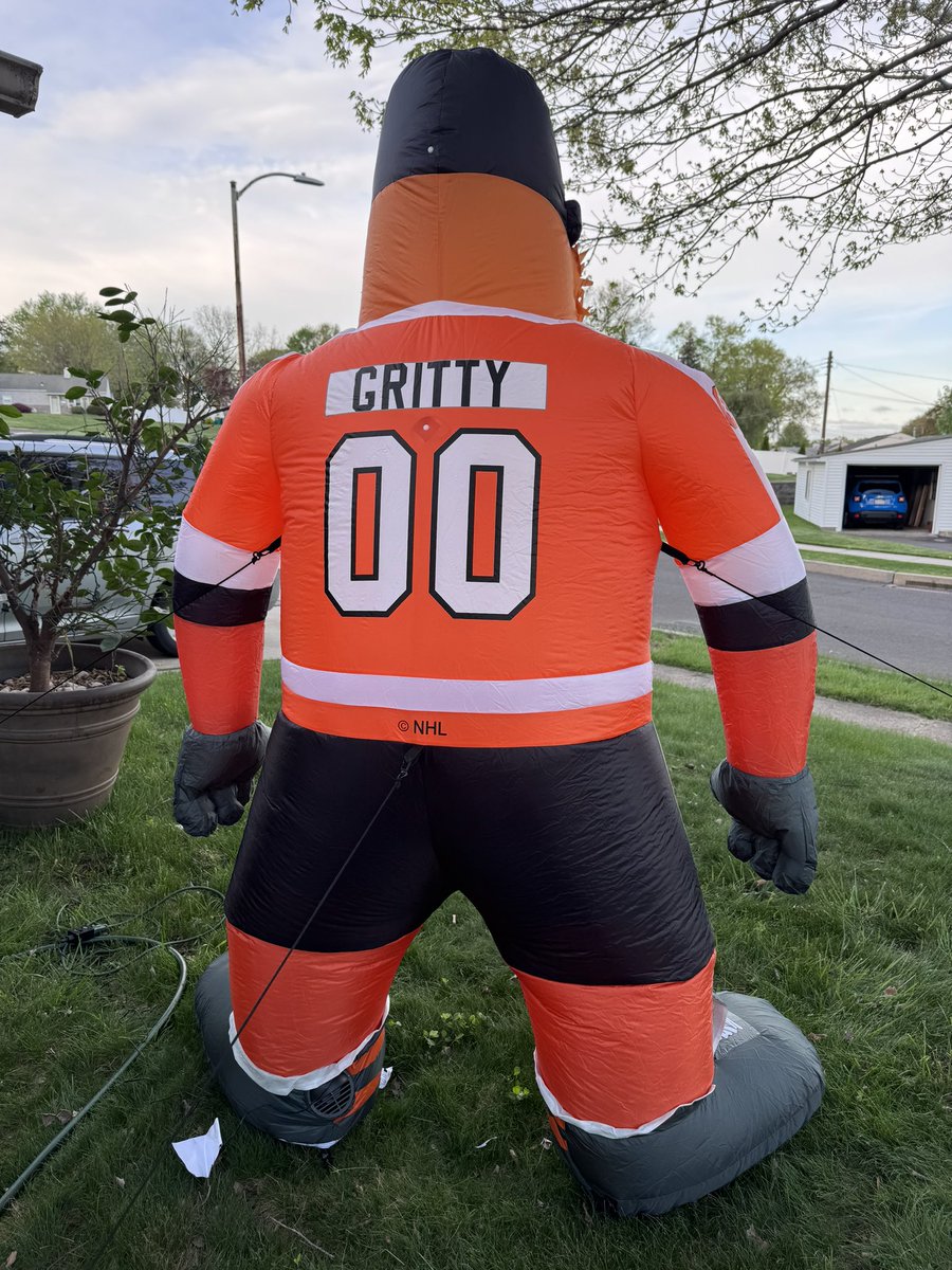 kellie 🦅 tweet media