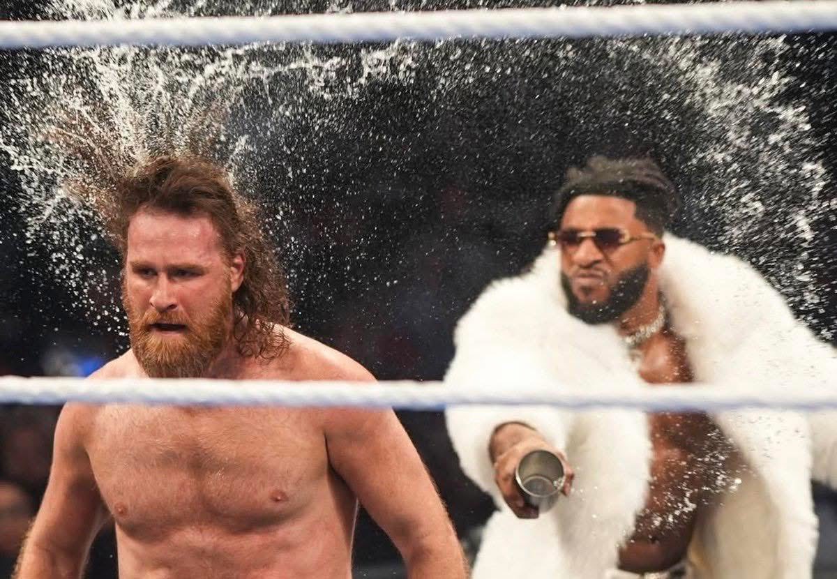 Zucchiville's tweet photo. @WWE you gotta do better night one of Wrestlemania was not it 😭 https://t.co/yc7BjpCpPX