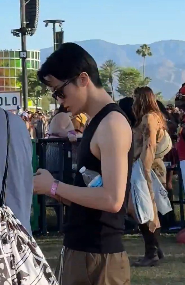 Tlqkf .................   이마크 𝑱𝒐𝒏𝒏𝒂 핫해 지금