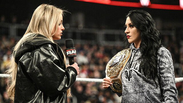 incidentalst's tweet photo. Menos de dos minutos en promedio por semana para su feudo, 6 minutos para su combate en wrestlemania.

Si señores, de vuelta a la era de las divas... https://t.co/4ZUziYfp7h
