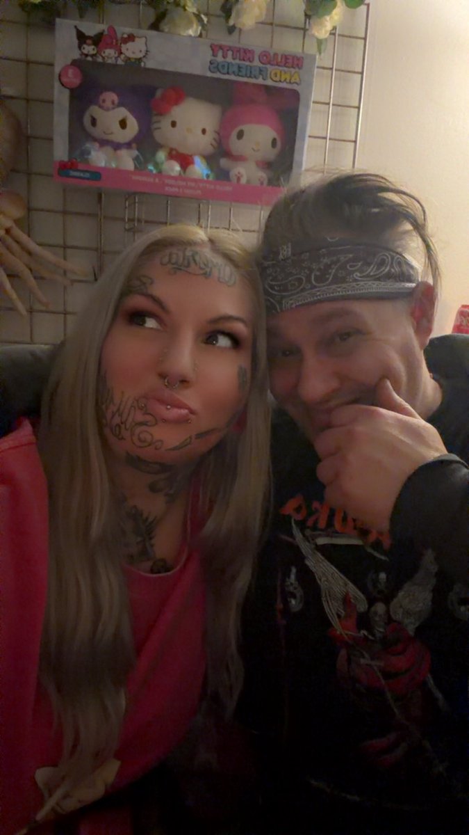 UnluckySushi_'s tweet image. If you ever think I’m too much remember I have a twin @Sins20917253 so there is a male version of me out there.🖤🤍 #twincore #twin #twins  #tattoos #family  #siblings