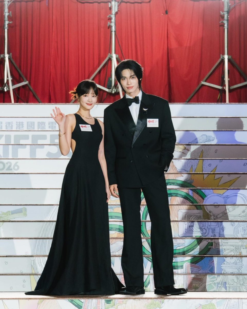 RachelmyMetawin's tweet photo. WIN ASIAN VISIONARY AMBASSADOR
#winmetawin @winmetawin
#HKIFF50xWin
#HKIFF50
#CSTB #CCIDAHK
Cr : prestigeth _ update
( ig )
Not your usual black tie, this one came with colour. Win Metawin recently brought a sharper edge to the Hong Kong International Film Festival red carpet, stepping out in Tiffany and Co with a look that felt classic, then a touch more considered. He finished it with the Bird on a Rock brooch in yellow gold and platinum, set with a vivid tanzanite, which instantly lifted the clean black and white suit