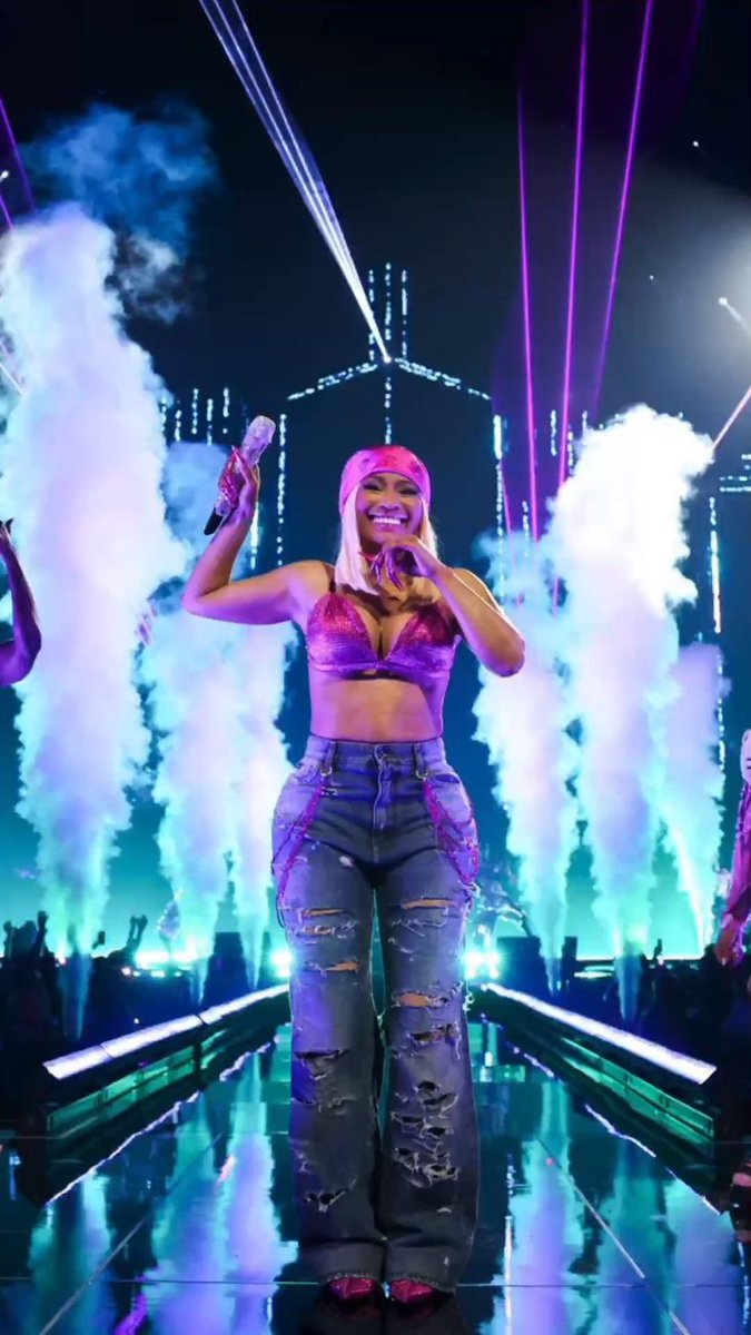 Nicki4orever's tweet image. She’s a mother, a mogul, and the greatest rapper alive. 2026 and she’s doing it all with a smile! 🤱💼🎤 #NickiMinaj #Superwoman #Queen #Barbz #Inspiration @NICKIMINAJ 🩷🩷🩷🩷💖💖💖💖👑👑👑👑
