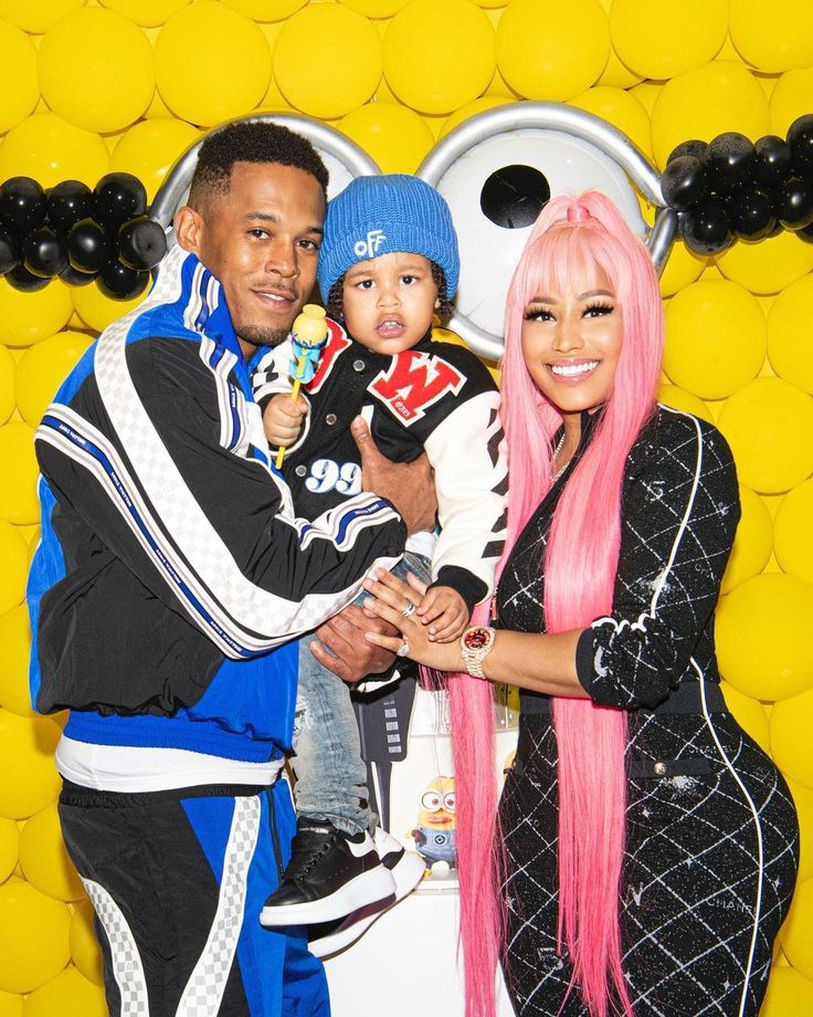 Nicki4orever's tweet image. She’s a mother, a mogul, and the greatest rapper alive. 2026 and she’s doing it all with a smile! 🤱💼🎤 #NickiMinaj #Superwoman #Queen #Barbz #Inspiration @NICKIMINAJ 🩷🩷🩷🩷💖💖💖💖👑👑👑👑