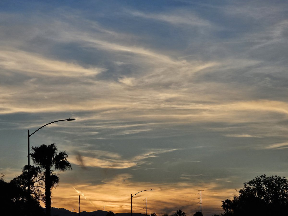 dannyoneofmany's tweet image. #SaturdayVibes Beautiful Skies