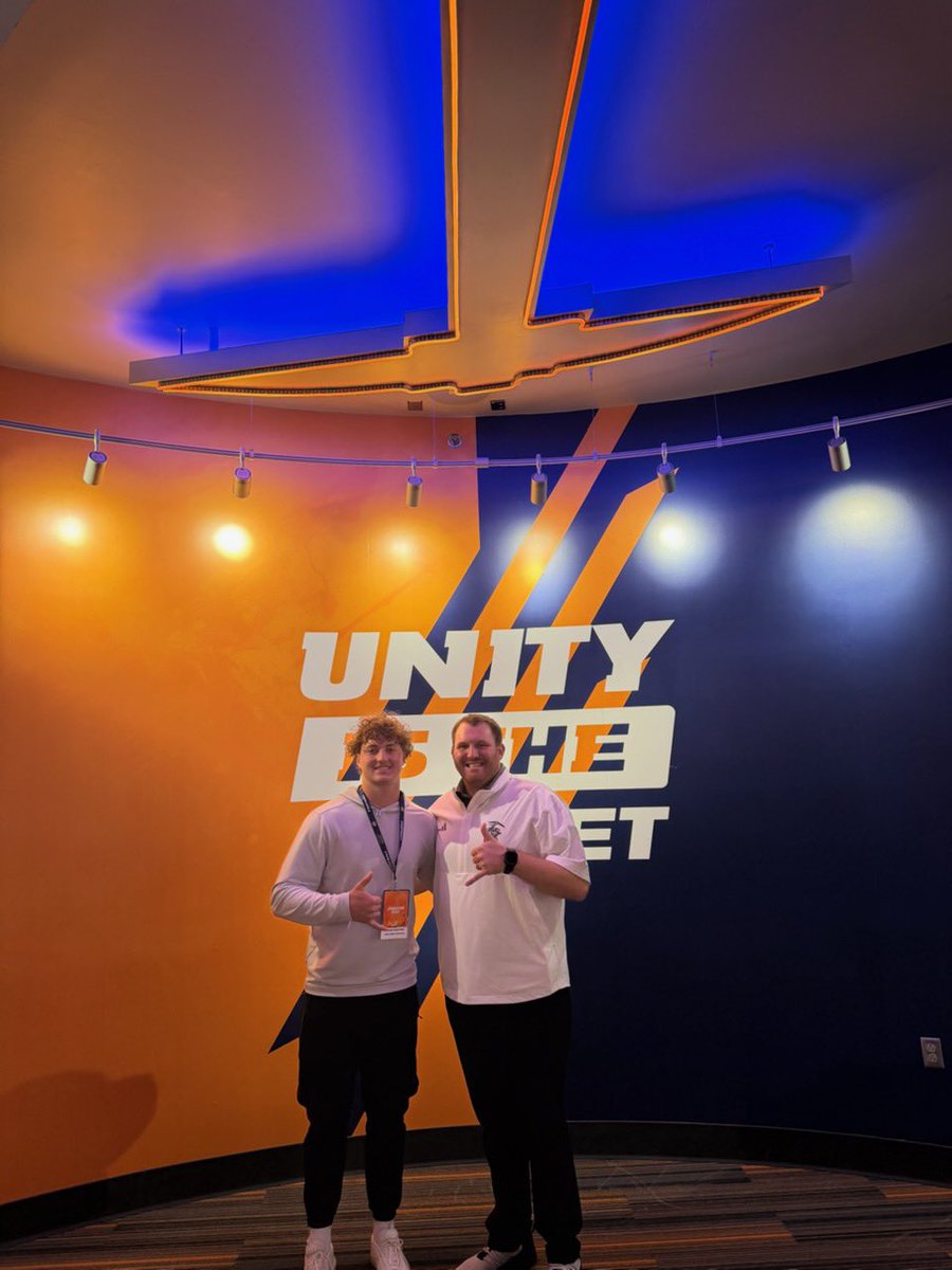 Trace_Holster's tweet photo. Enjoyed my time in El Paso for @UTEPFB thank you to @CoachCraigNeece @CoachSWUTEP for having me out!!! 
#agtg
@Coach_KK21 
@CoachMac_FBCA 
@athleticcoach_ 
@BillyGranville https://t.co/t8NpmRxazm