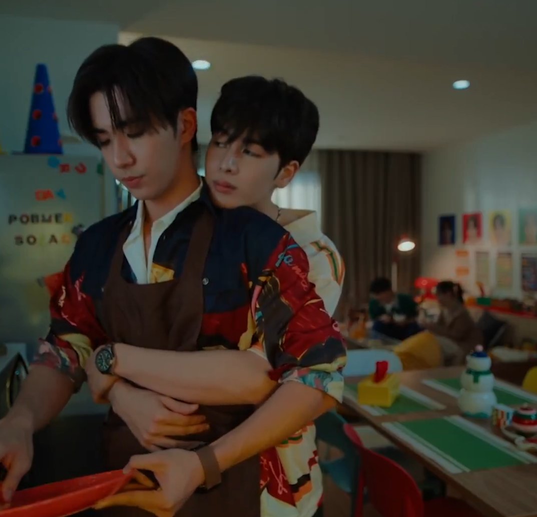 TrendPerthSanta's tweet image. Been washing dishes my whole life but never experienced being hugged… maybe I just need more plates so I can finally relate 🤣

#LoveYouTeacherSeriesEP6