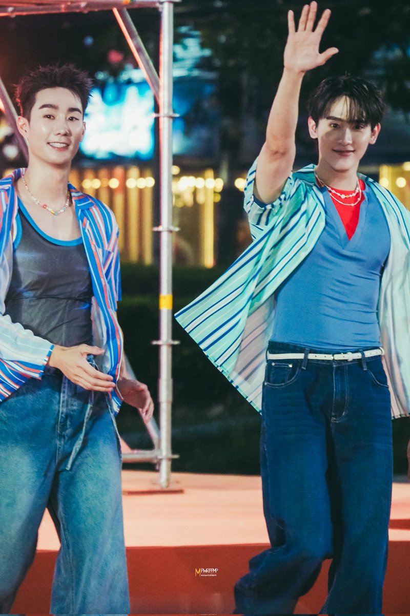 mpwrppmp's tweet image. 18.04.26📸🪁 | #memmorimm *~🎀

ถอยเลนส์ไม่ทันแต่เมื่อวานฟอสบุ๊คน่ารักมากกกกยาใจสาวชาวใต้ที่กลับบ้านช่วงสงกรานต์ละไม่ได้เติมดารามากกก🥹🦊🍅

FORCEBOOK HATYAI SUMMER

#CentralHatyaixForceBook
#HatyaiSummerFashionShow
~° #ฟอสบุ๊ค #forcebook 
#fforce_ #kasibook °~♡