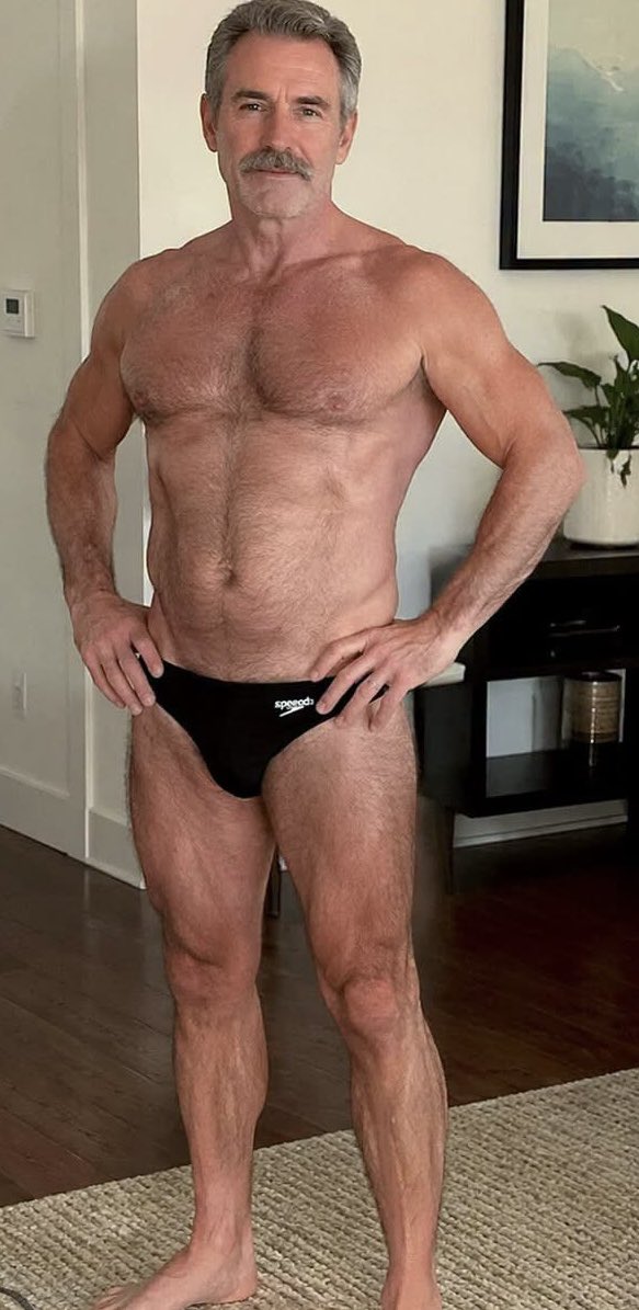 Hot Asian man for hairy daddy tweet media