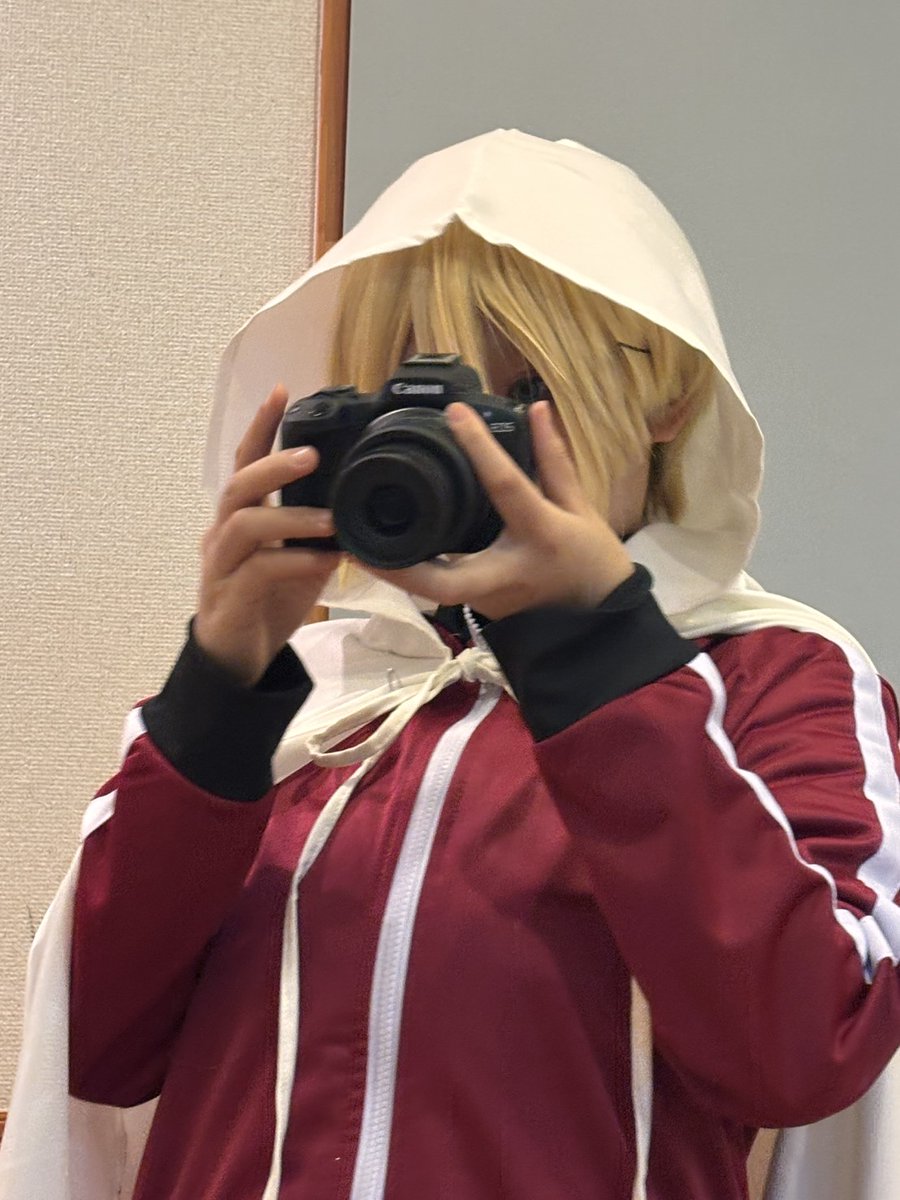 深緋(みあか) tweet media