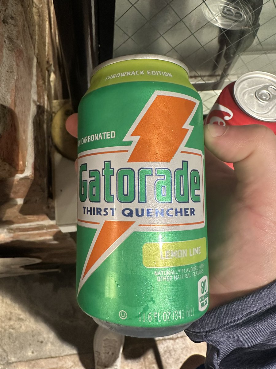 traphousekillah's tweet photo. @GatoradeGuru420 Big fan of the Gatorade family. Had to show support today! Enjoy the birthday Mr big Gat https://t.co/lsqK8pRDpt
