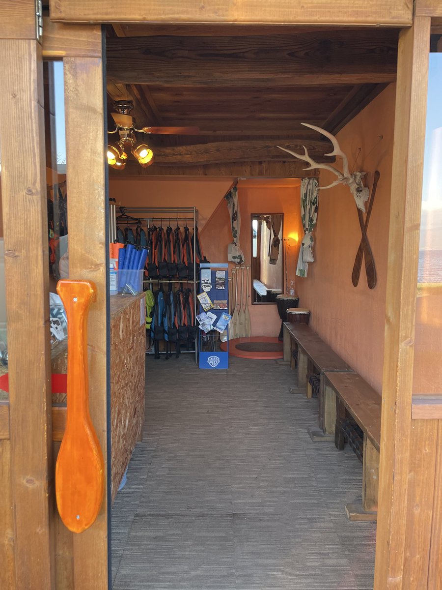 2026シーズンスタート！カヌーツアー行ってきます🛶お店の扉の取手可愛いでしょ♫
#2026年4月19日 #洞爺トイボックス #洞爺湖カヌー #洞爺湖アクティビティ