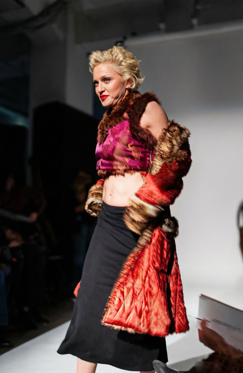 DanKMadonnaEdit's tweet image. 𝘚𝘸𝘦𝘦𝘵 𝘥𝘳𝘦𝘢𝘮𝘴 𝘵𝘰 (𝘢𝘭𝘮𝘰𝘴𝘵) 𝘦𝘷𝘦𝘳𝘺𝘰𝘯𝘦 🌜
#Madonna #Bedtime #Paris #Restored