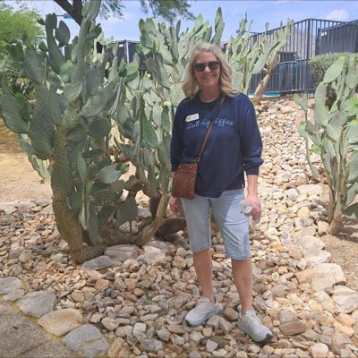 BetesQueen's tweet image. #NewProfilePic I’m #OutOfOffice