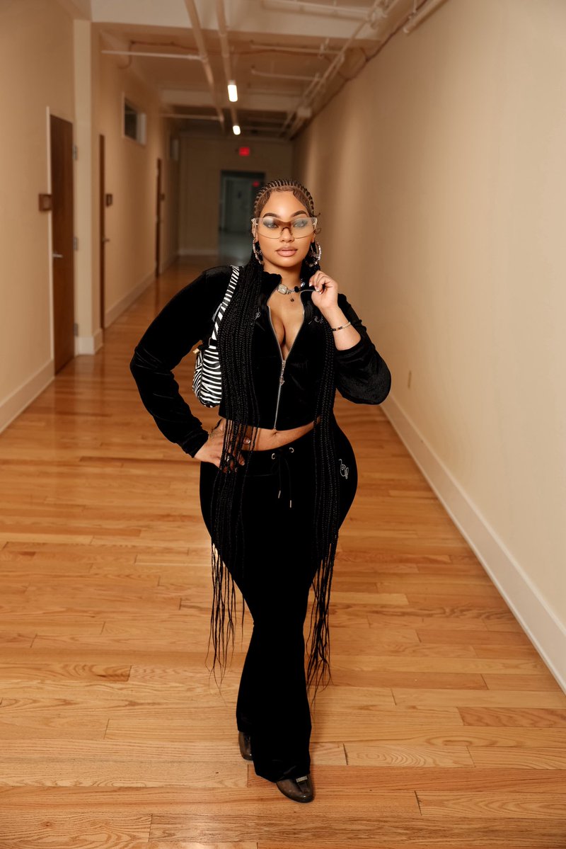 Chozyn 💫 tweet media