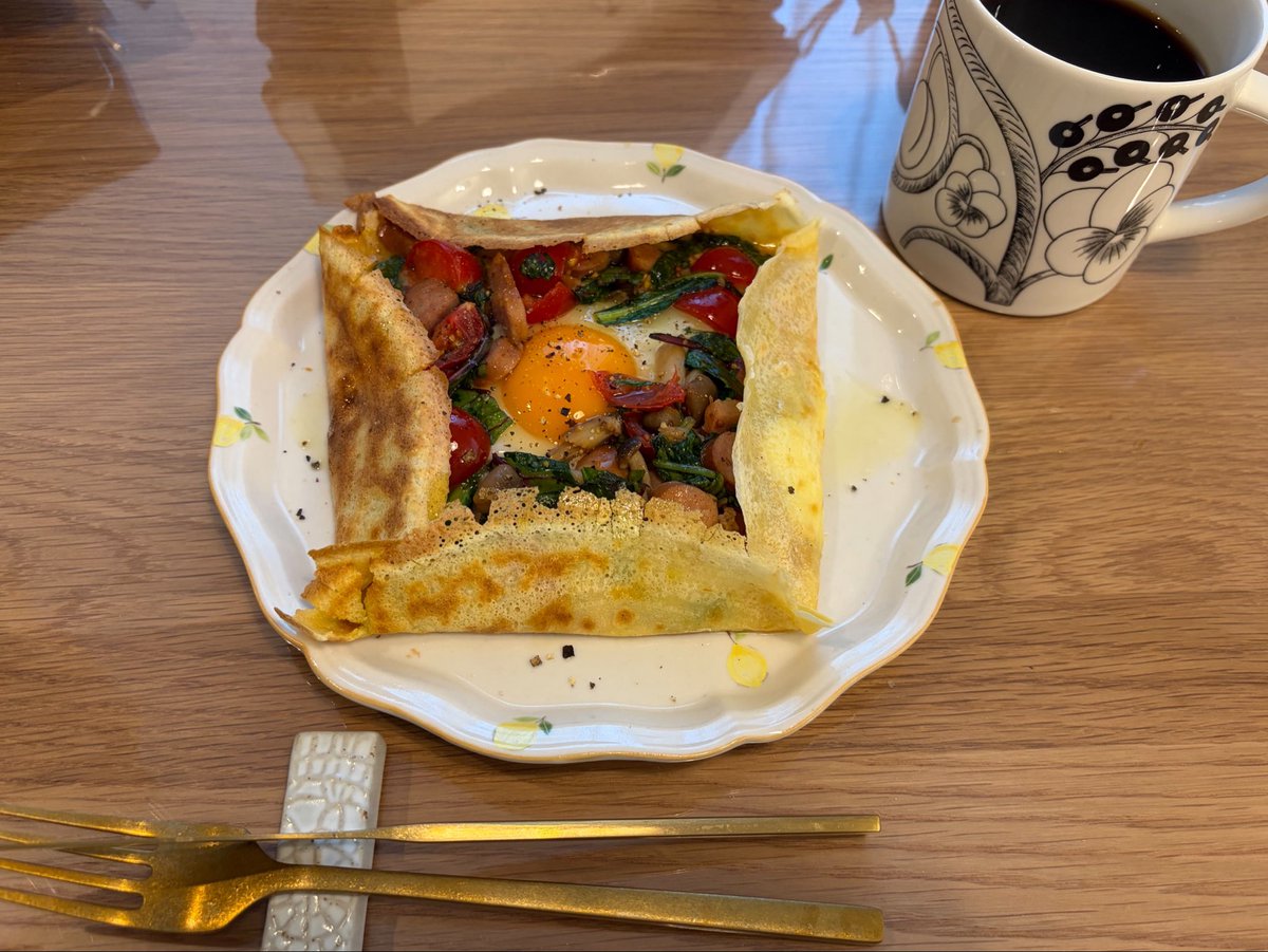 elmer925's tweet photo. 朝起きたら夫が朝ごはんにガレットを作ってくれていました🍳
美味しいし嬉しい🫶 https://t.co/IClsWAbecp