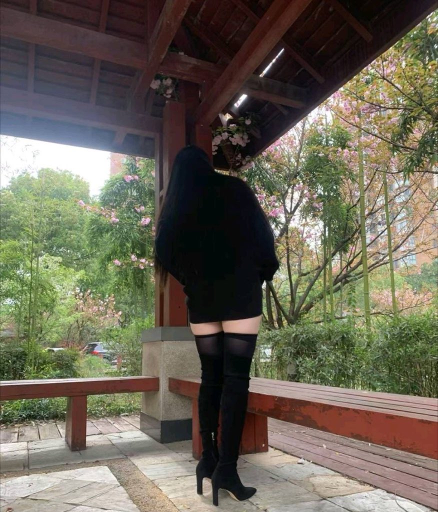 每日必射 tweet media