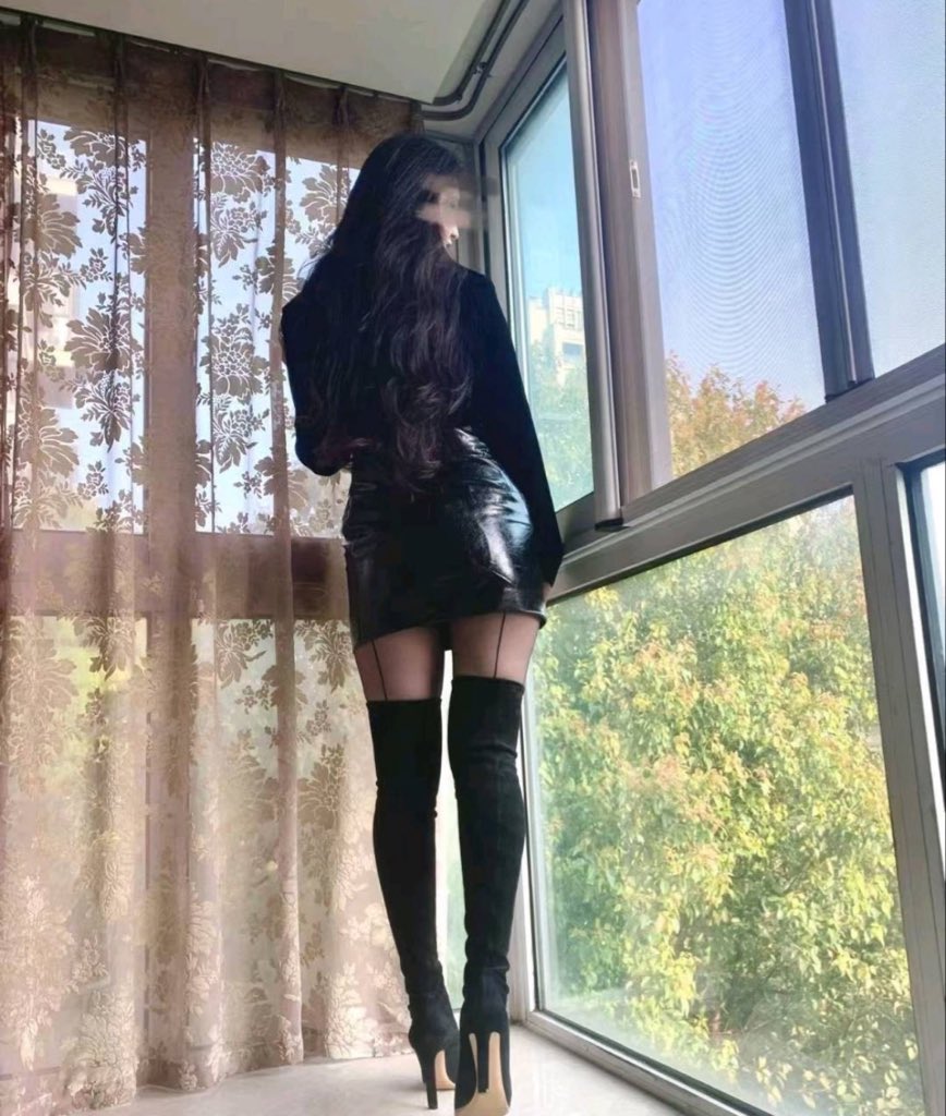 每日必射 tweet media