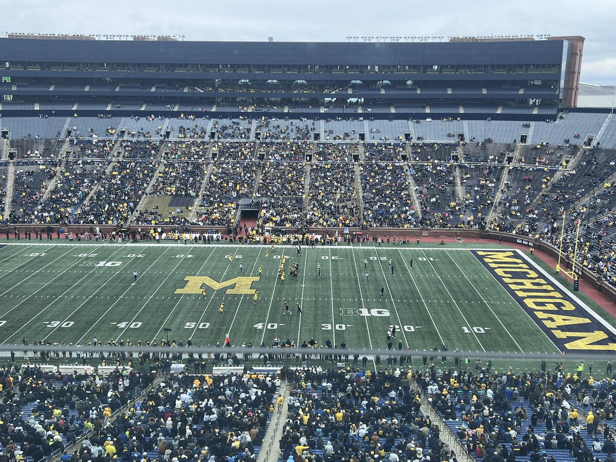 randyjack53's tweet photo. Michigan Spring 🏈 game 
GO BLUE! 💙💛 https://t.co/zdKwUq7kLU