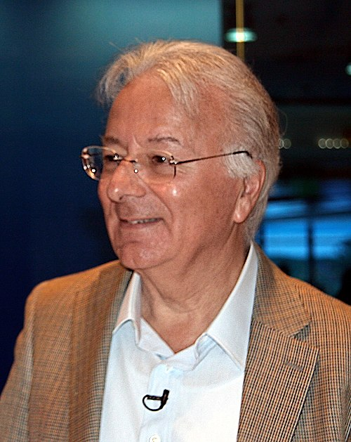 Schtwittler's tweet photo. @otokyo Why no one says Federico Faggin?

He #invented the first #Microchip Intel 4004 and created the age of microelectronics, maybe one of the greatest of all time, but no one gives him credit.

https://t.co/CQRbRxGE1o https://t.co/jiMGegvmas