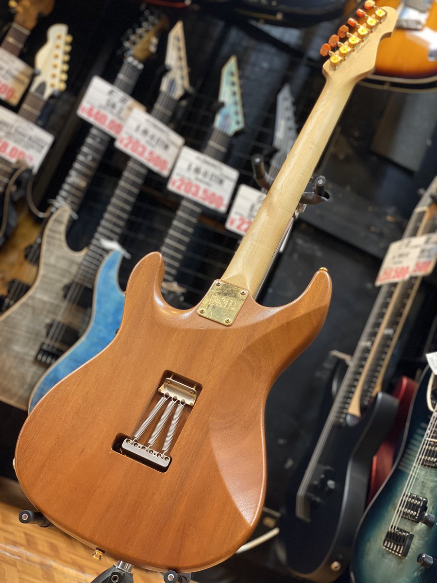 esptechhouse's tweet image. [お値下げ]
ESP Custom Order SNAPPER-CTM KOA TOP【USED】

￥598,000-
↓↓↓

✨️￥498,000-✨️

ハワイアンコアトップ/バーズアイメイプル指板の豪華なオーダーメイド品が大幅値下げ❕
お早めに🏃🏃‍♀️🏃‍♂️
#テクハスタッフたがわ
#御茶ノ水 #ESP #ギター #エレキギター