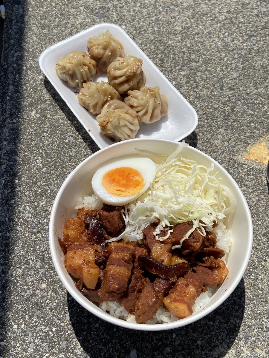 poppoyanakachan's tweet photo. 今日のスタグル
肉魯飯と焼き小籠包。
#djshingo さんのDJを聴きながら。
#RB大宮アルディージャWOMEN 
#クラシエカップ https://t.co/95XRh2L1Ju