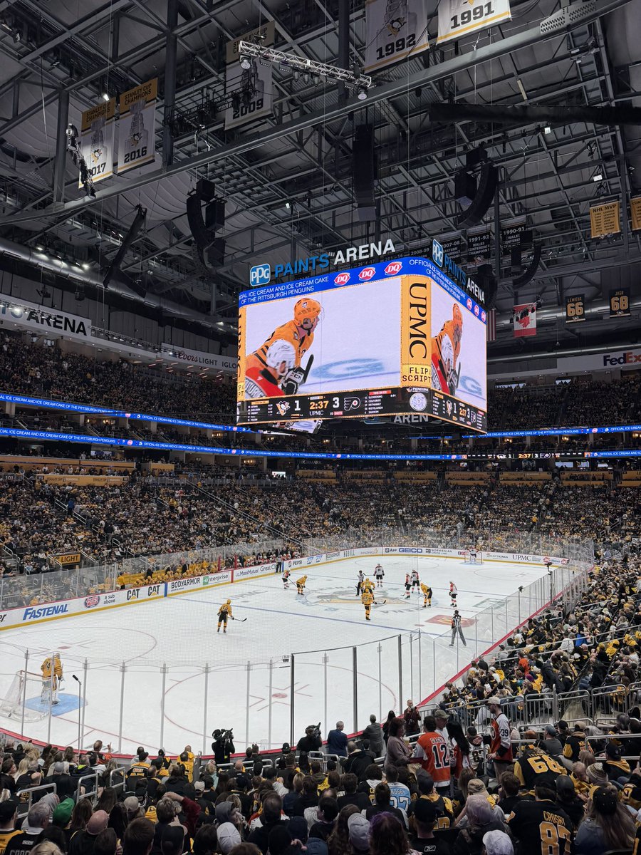 SportsTripsPHL's tweet photo. No one likes us, we don’t care!!! 

3-1, Fly Guys. https://t.co/1racMh8fJ4