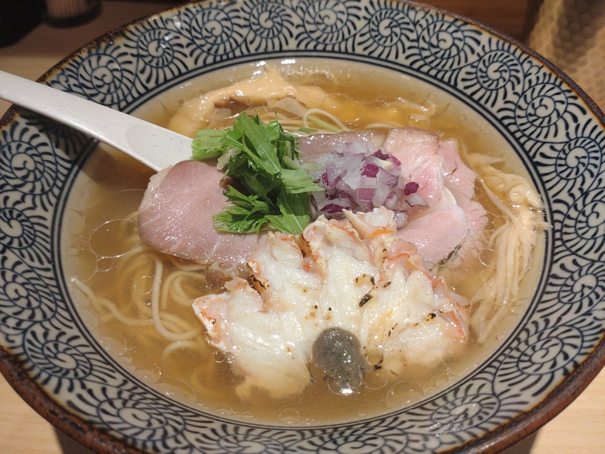 よっしーめがね tweet media