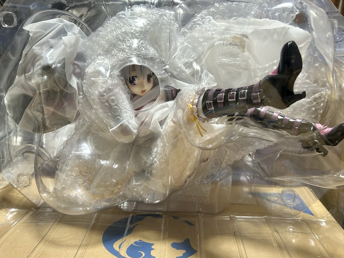 teatimexxg02's tweet photo. 綾地寧々のフィギュアが届いた
ポーズもあるけど1/3.5サイズデカい🙂
箱から箱を出しさらに箱を出す😊
出来はすごく良さそう
飾る場所どうしよう(^^) https://t.co/KkAoVP4LxL