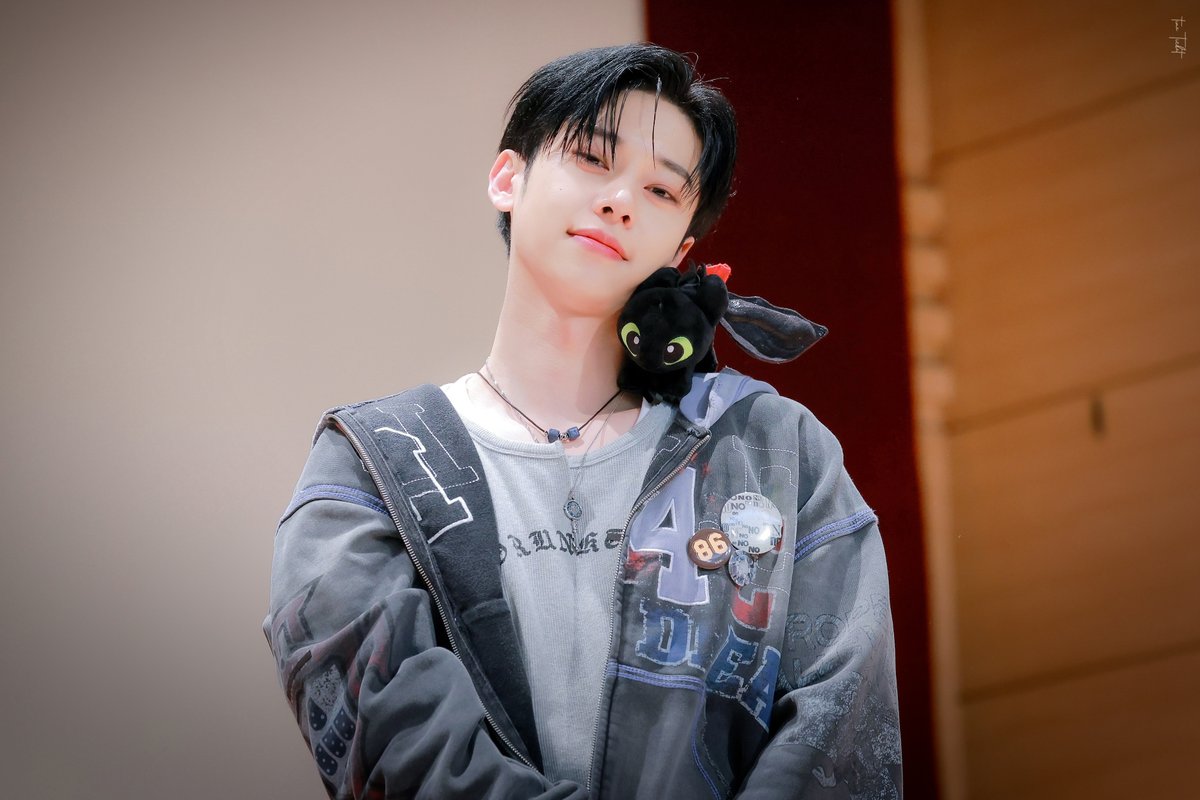 timeticket0917's tweet image. 260321 🖤🤍🖤🤍

#김동현 #동현 #KIMDONGHYUN 
#DONGHYUN #ドンヒョン 
#AB6IX #에이비식스 
#SEVEN_CRIMSON_HORIZON 
#BOTTOMS_UP