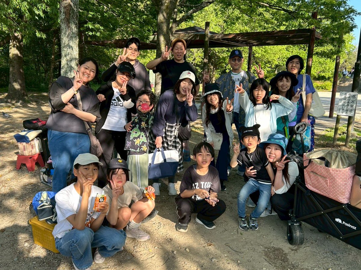 akaike_gengorou's tweet photo. OB・OGを含む源ごろうメンバーでBBQしました‼️✨
たくさん食べて遊んでお喋りして、楽しい時間でした🎶
一度仲間になったら、離れてもずっと源ごろうです🤝
希望を持って旅立つ背中を押しながら、源ごろうはホームとしていつでも帰ってこられる場所でありたいです🤗✨(あさみ)
#あかいけ源ごろう https://t.co/0dLH1rwm3W