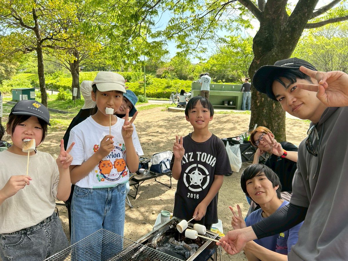 akaike_gengorou's tweet photo. OB・OGを含む源ごろうメンバーでBBQしました‼️✨
たくさん食べて遊んでお喋りして、楽しい時間でした🎶
一度仲間になったら、離れてもずっと源ごろうです🤝
希望を持って旅立つ背中を押しながら、源ごろうはホームとしていつでも帰ってこられる場所でありたいです🤗✨(あさみ)
#あかいけ源ごろう https://t.co/0dLH1rwm3W