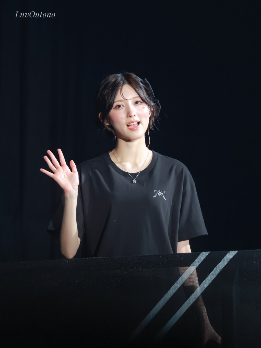 LuvOutono_7's tweet photo. 260418 SHOW WHAT I AM

#IVE #아이브
#GAEUL #가을 #ガウル https://t.co/SAmhAxKmym