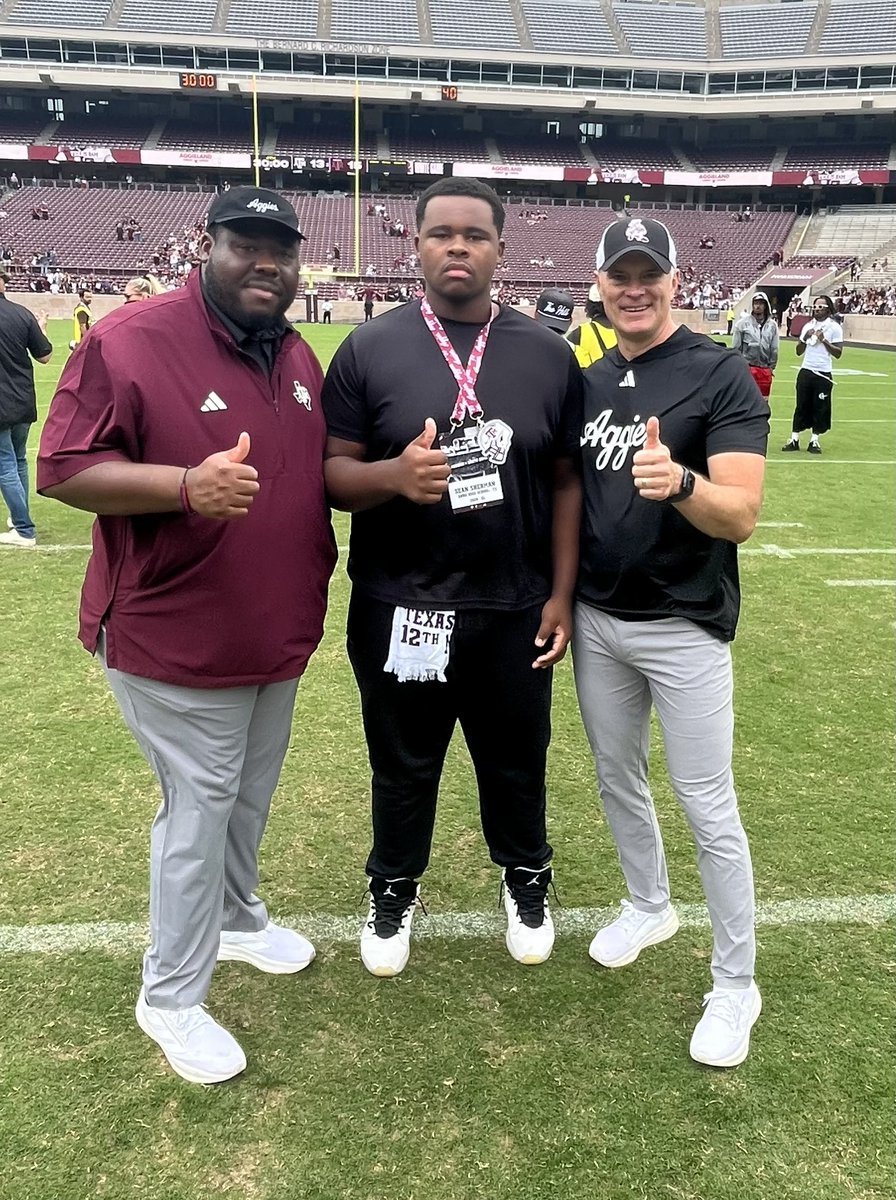 SeanBigSherm's tweet photo. I always enjoy checking in with the coaches at @AggieFootball. Thank you @CoachCushing @CoachWiz77 and @CoachMikeElko, great Spring Game!
@AnnaCoyotesFB @8_parr https://t.co/sa64V28GDJ