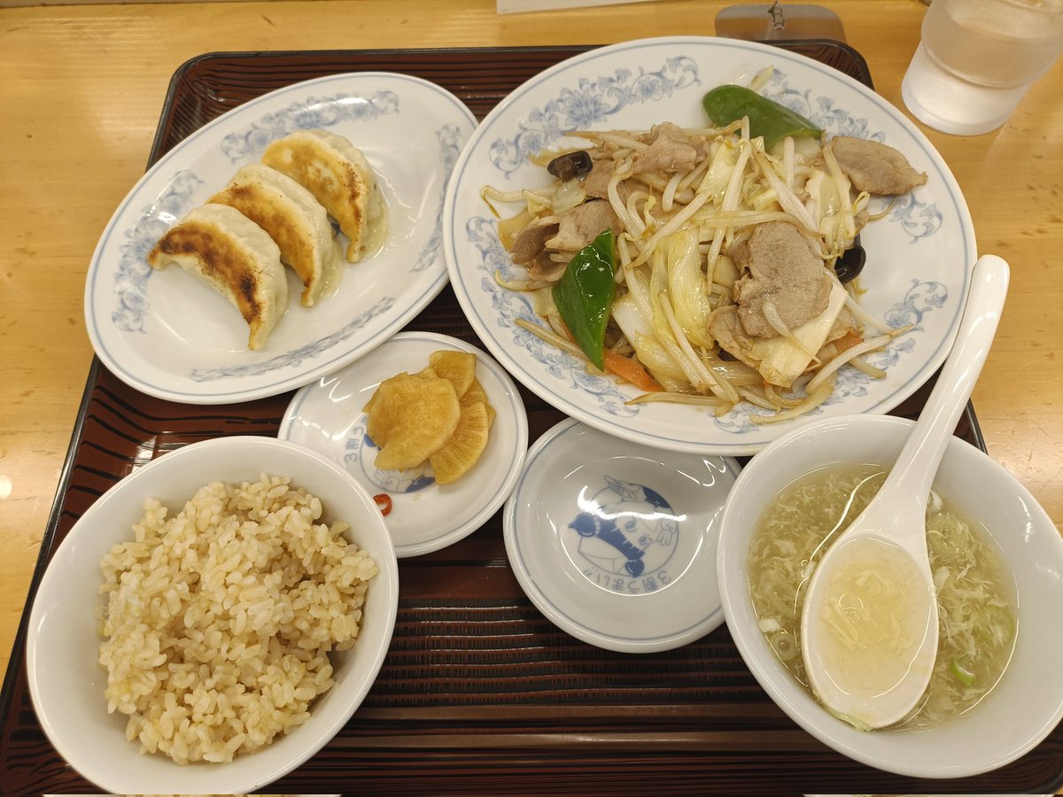 肉野菜炒め
お腹すいたから餃子付き