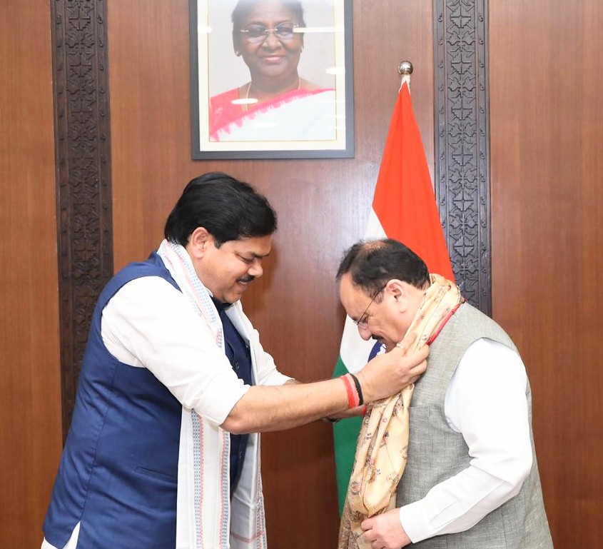 mkrtiwari_bjp's tweet image. भारतीय जनता पार्टी के पूर्व राष्ट्रीय अध्यक्ष एवं लोकप्रिय #PM श्री @narendramodi_in जी के कैबिनेट में केंद्रीय स्वास्थ्य मंत्री श्री @JPNadda जी से नई दिल्ली स्थित कर्तव्य भवन पहुंचकर शिष्टाचार मुलाक़ात कर बिहार में #NDA सरकार का नेतृत्व भाजपा को दिए जाने पर आभार व्यक्त किया ।