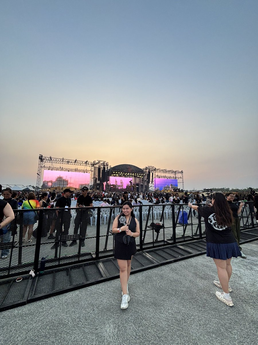 anjanelleee's tweet photo. Wakas at Simula
A Trilogy concert Finale 🍎

@SB19Official 
#SB19 #WakasAtSimula #WaSTheFinale #SB19WaS https://t.co/Ueh1kMEfRd